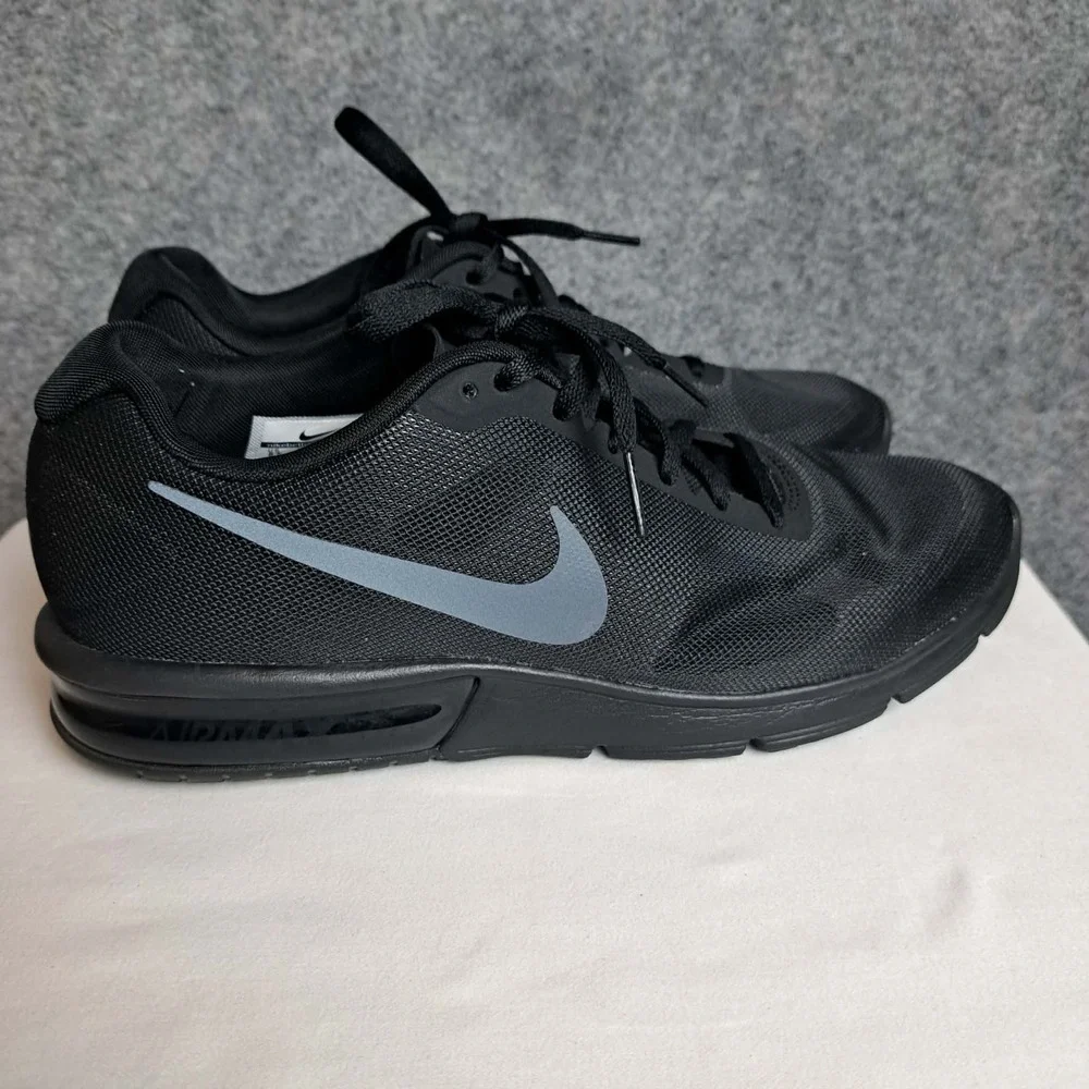 Nike Air Max Sequent 719912-020 Men's 8.5 Athletic Running Shoes Black Sneakers
